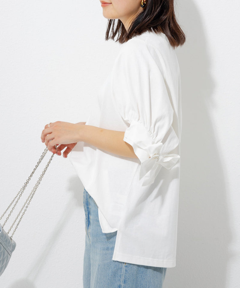 Round-Neck Half-Sleeve Ribbon Cuff Blouse in Off White