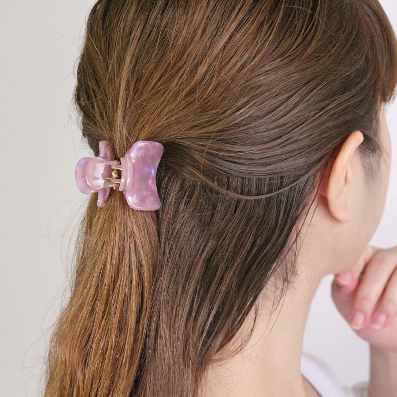 Marbled Pattern Hair Claw in Pink