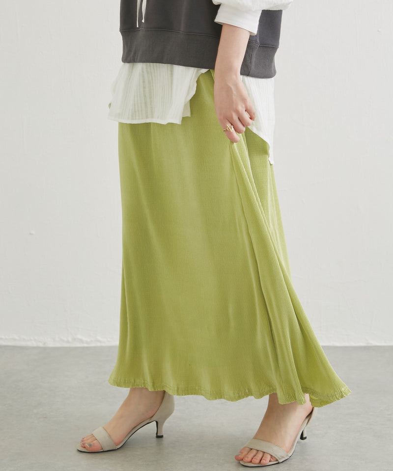 Elastic-Waist Plisse Maxi Skirt in Green