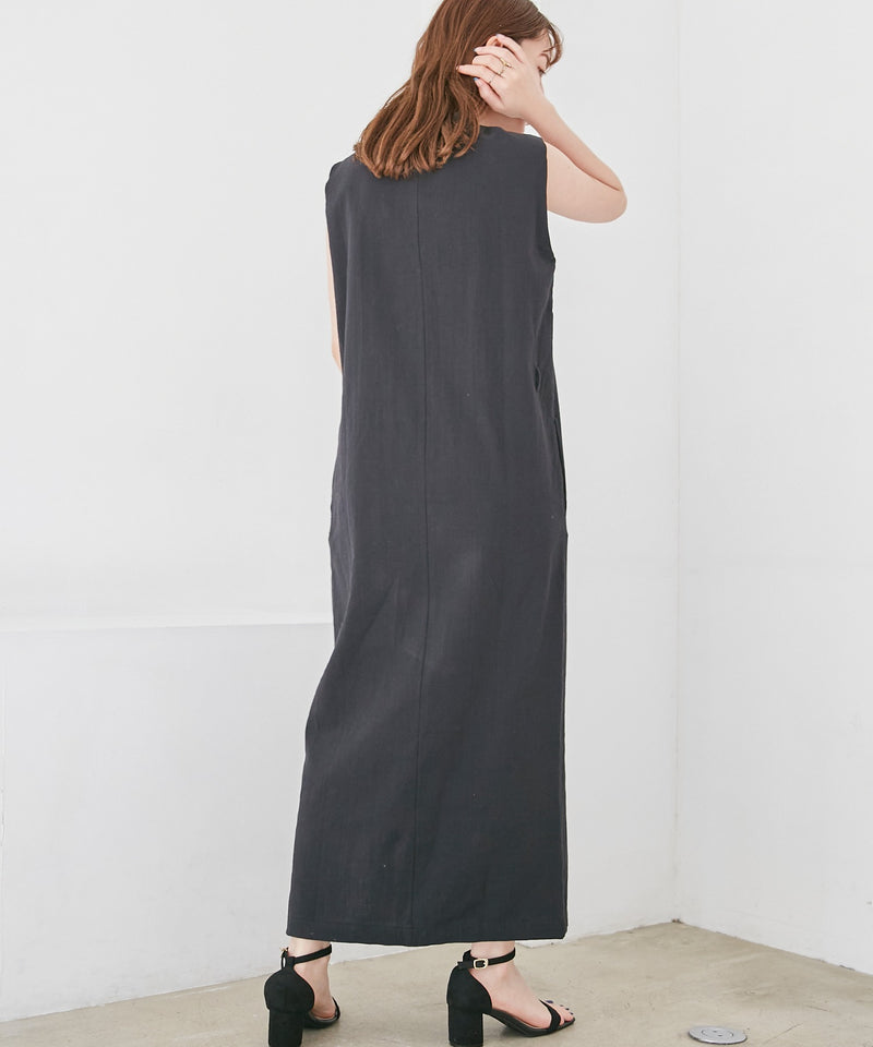 Deep V-Neck Sleeveless I-Line Dress in Black