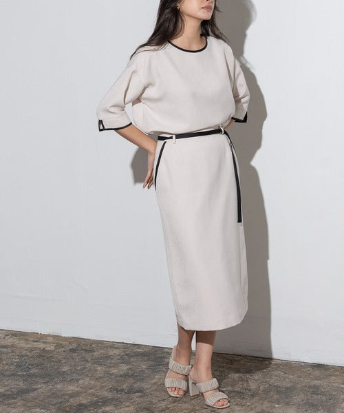 I-Line Skirt With Belt in White