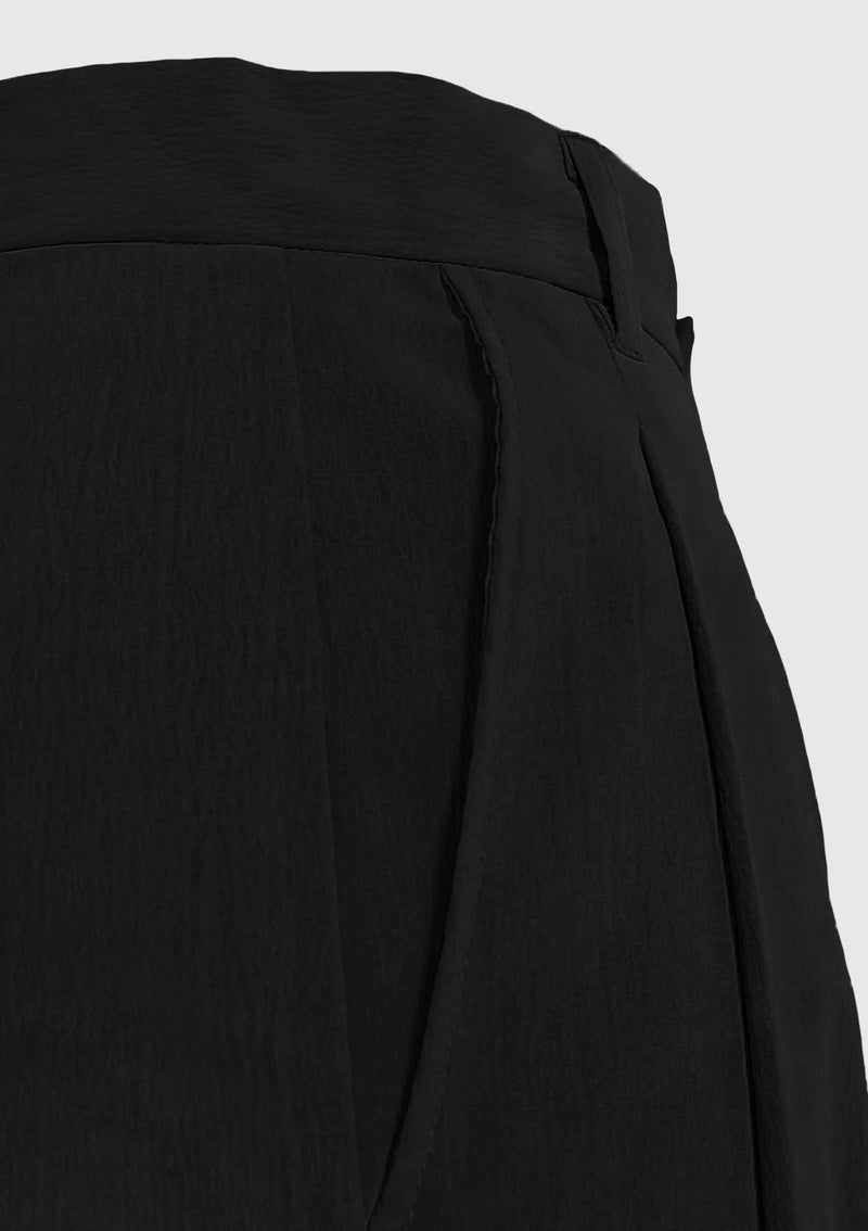High-Waisted Pleat-Front Straight-Leg Pants in Black