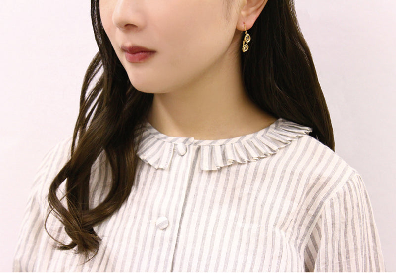 Round Specs x Diamante Asymmetric Earrings in Gold