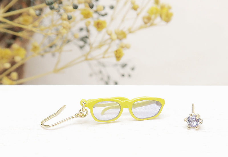 Retro Specs x Diamante Asymmetric Earrings in Yellow