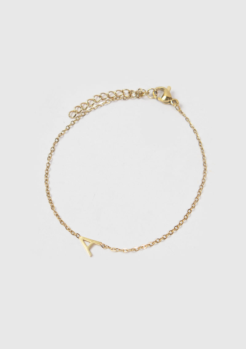 A Initials Pendant Bracelet in Gold