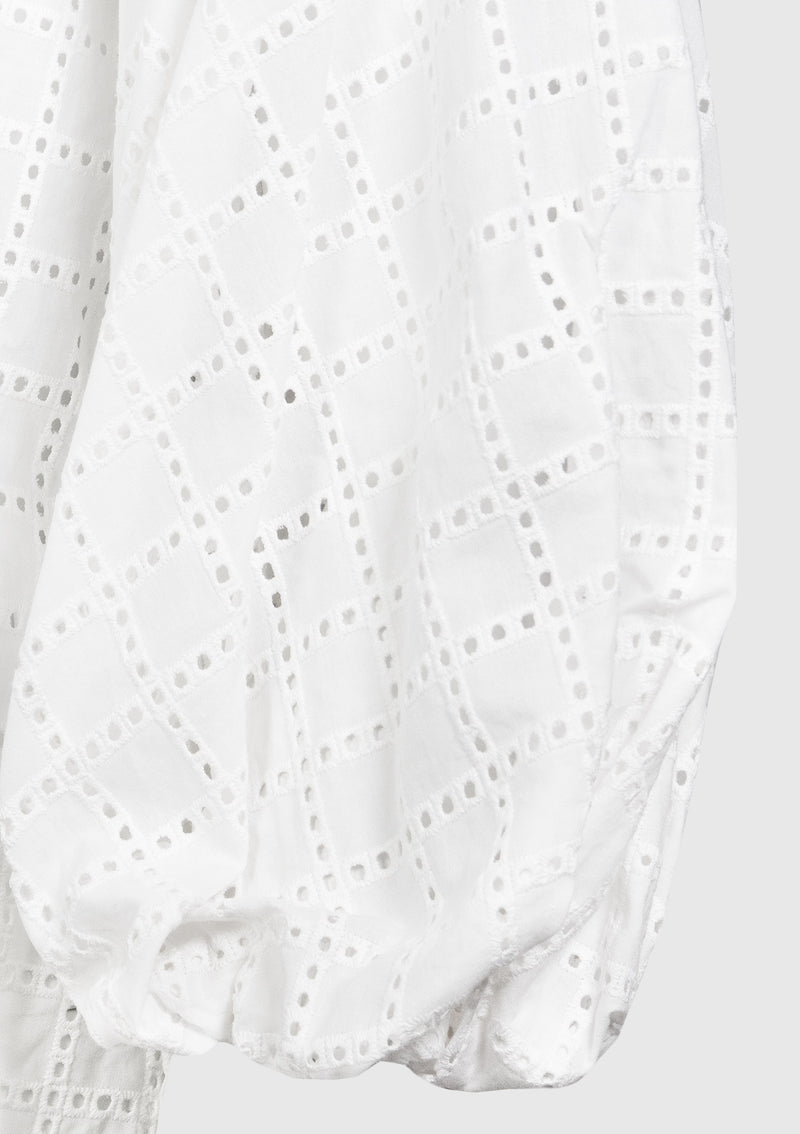 Broderie Check V-Back Puff-Sleeved Blouse in White