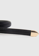 Horseshoe Buckle Skinny Belt in Black