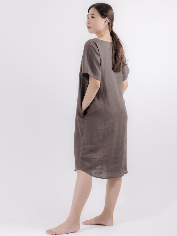 V-Neck Short-Sleeved Midi Dress in Brown