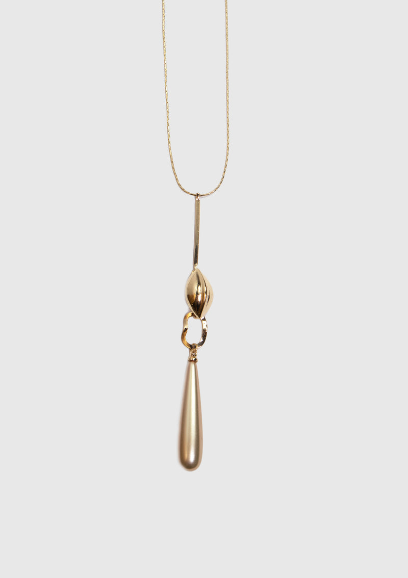 Tear-Drop Faux Pearl Pendant Necklace in Gold