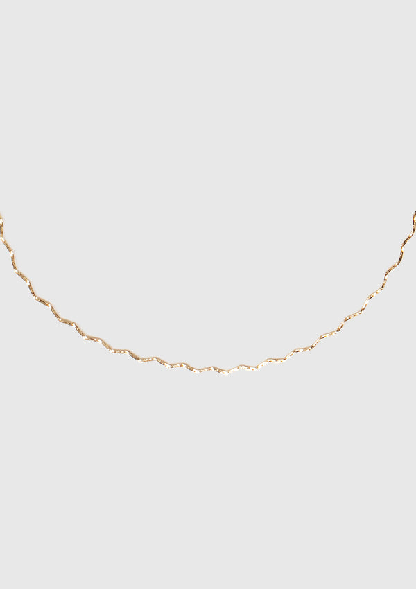 Simple Wave Chain Necklace in Gold