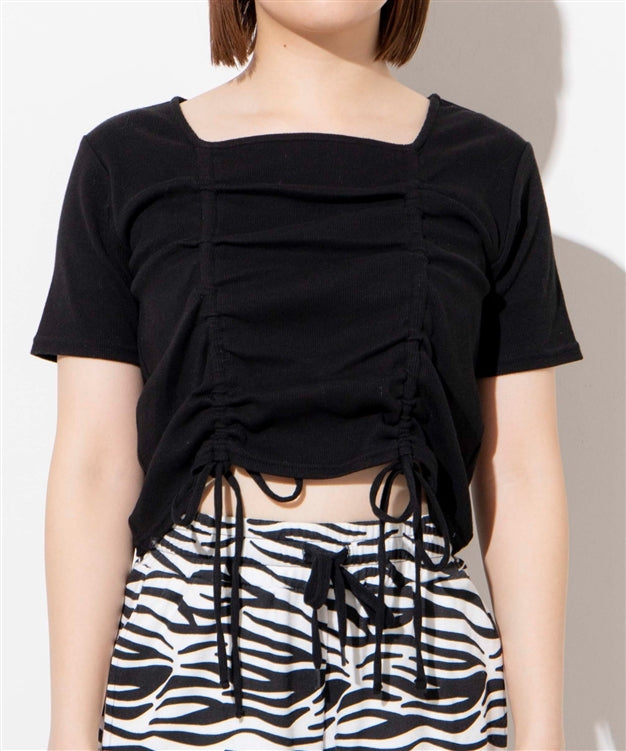 Short-Sleeved Cropped Gathered Front Tee in Black