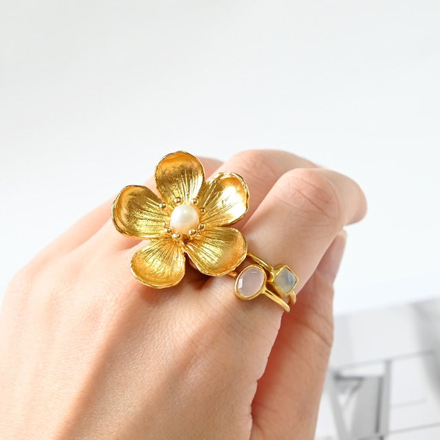 Flower Ring in Gold