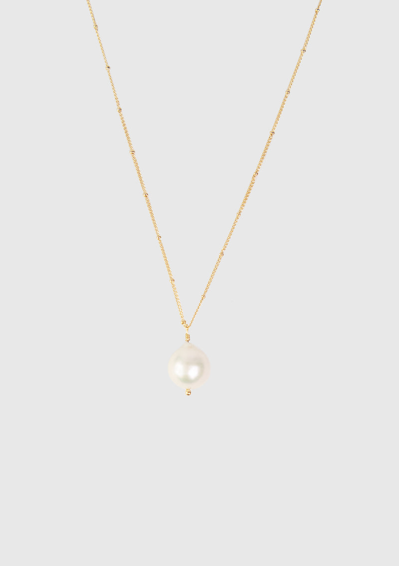Freshwater Pearl Pendant Necklace in Gold