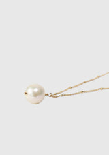 Freshwater Pearl Pendant Necklace in Gold
