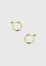 Faux Pearl x Organic Hinged D-Hoop Earrings in Gold