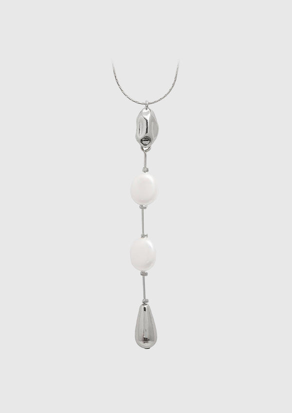 Faux Pearl x Tear-Drop Pendant Necklace in Silver